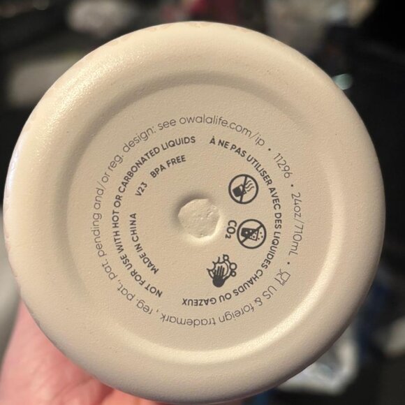 Owala 24 oz. FreeSip Stainless Steel Water Bottle - Sweater Weather! New - Picture 5 of 6
